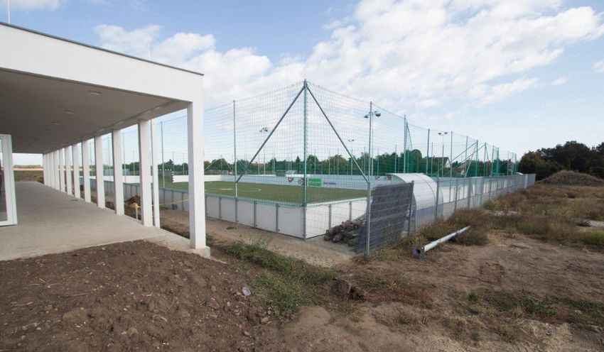 Szuper sportcentrum nőtt ki a földből Debrecen kertvárosában