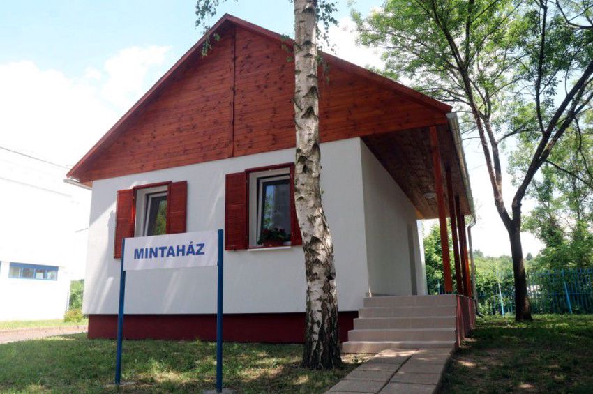 Szegényeknek építenek könnyűszerkezetes házakat Miskolcon