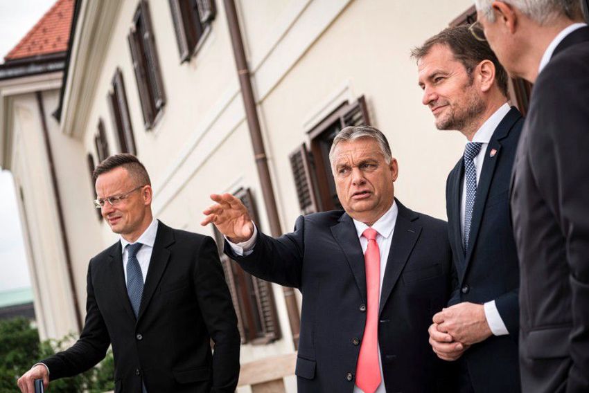 Orbán Viktor: kormányzati segítség kell a gazdaság újraindításához