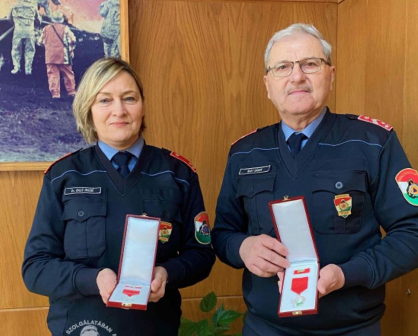 Tűzoltók odaadó munkáját ismerték el Debrecenben