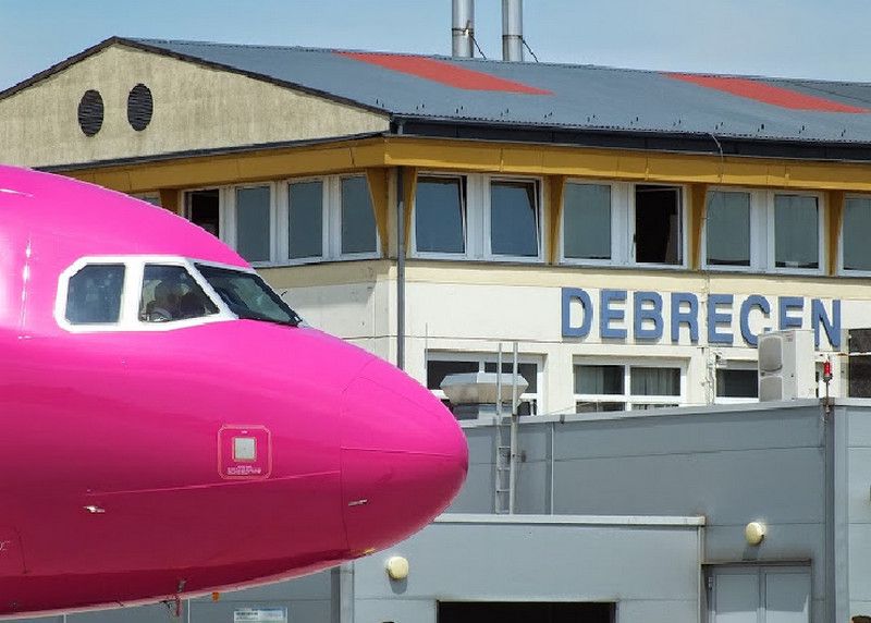 Tisztázzuk, mit nem lehet felvinni a repülőre Debrecenben