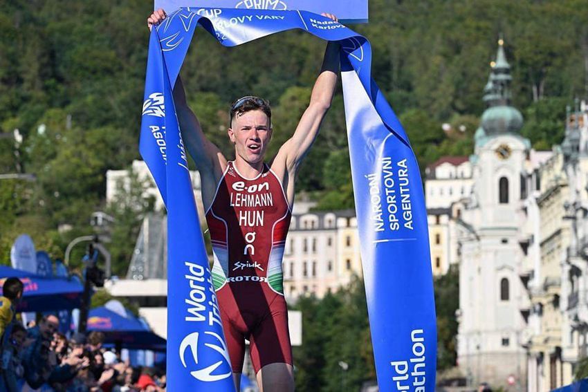Világkupát nyert Karlovy Varyban a tiszaújvárosi triatlonos