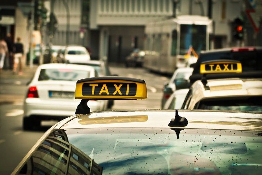 Tahó magyar taxis fogtak Budapesten