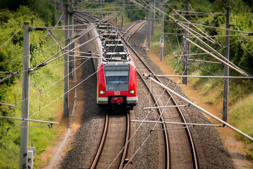 Műszaki hiba miatt egy órát késnek a vonatok Debrecenben