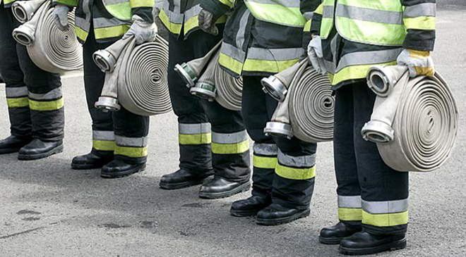 Autótűz miatt vonultak a tűzoltók Nagykállóba