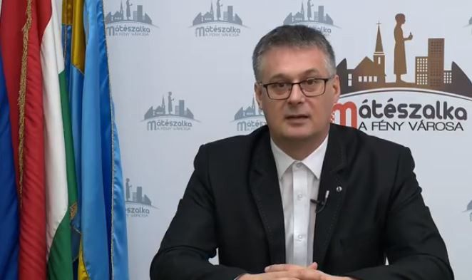 Megvonja a képviselőktől a tiszteletdíjat Mátészalka polgármestere
