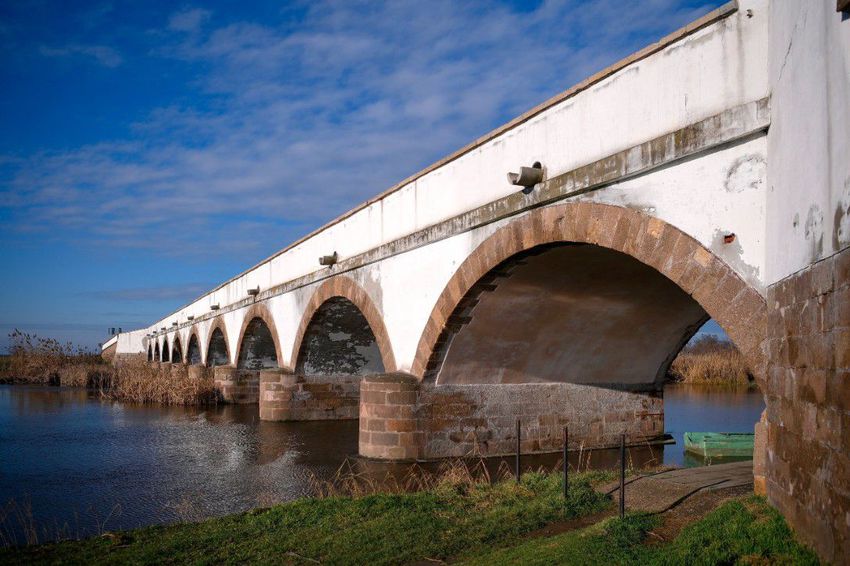 Megtisztult a 190 éves Kilenclyukú híd környéke
