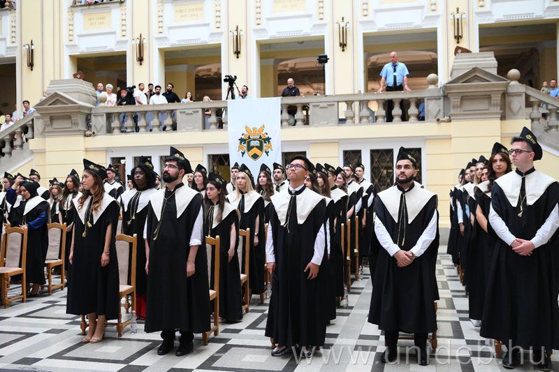 Fogorvosok vették át diplomájukat Debrecenben 