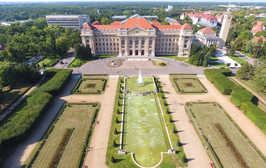 Debrecenben 30 millióból „megoldják a korrupciót”