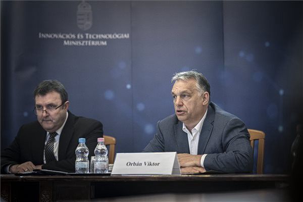 Orbán Viktor: a járvány hosszú lesz