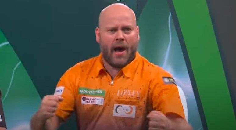 Megvan az első kilencnyilas a darts-vb-n!