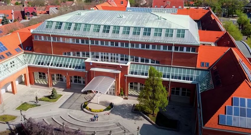 Érzékeny, gyönyörű búcsút vettek a ballagóktól a TÁG tanárai