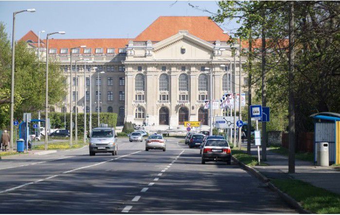 A Fidesz az LMP-nek: a modellváltás egyik nyertese a Debreceni Egyetem