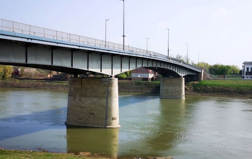 Korlátozás: meghibásodott a Tisza-híd