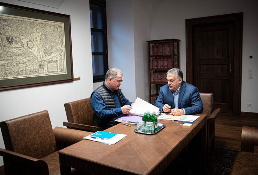 Egymás kezébe adják a kilincset Orbán Viktornál a honatyáink