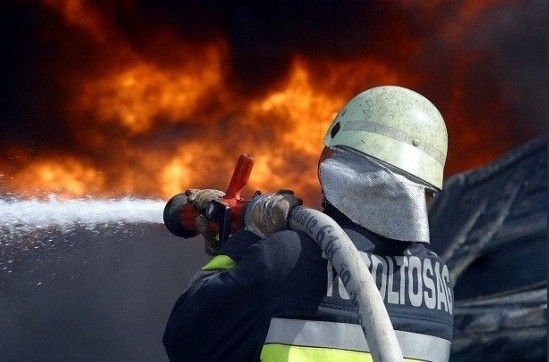 Tüzes szerda: fóliasátrak égtek Debrecenben