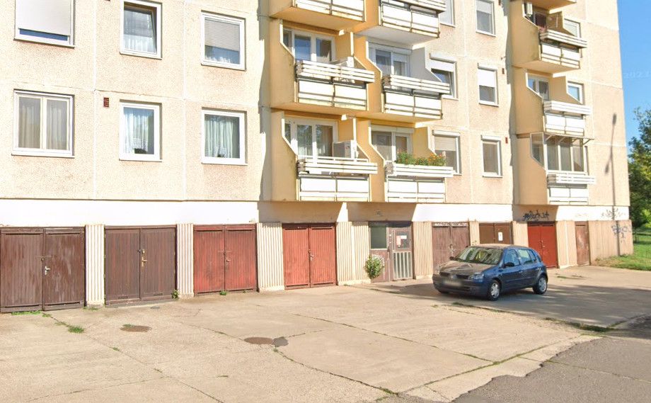 Ami néhány éve elég volt egy lakásra, ma már csak egy garázsra elég Debrecenben
