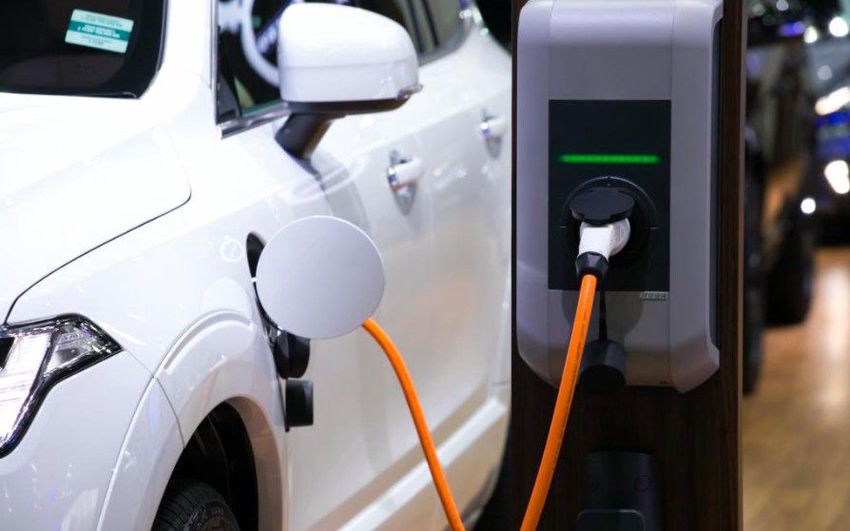 Az elektromos autók fogyasztását is fel kell tüntetni a benzinkutakon