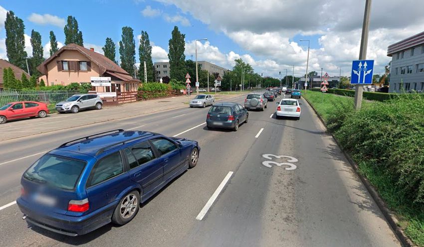 Két autó és egy moped ütközött Debrecenben