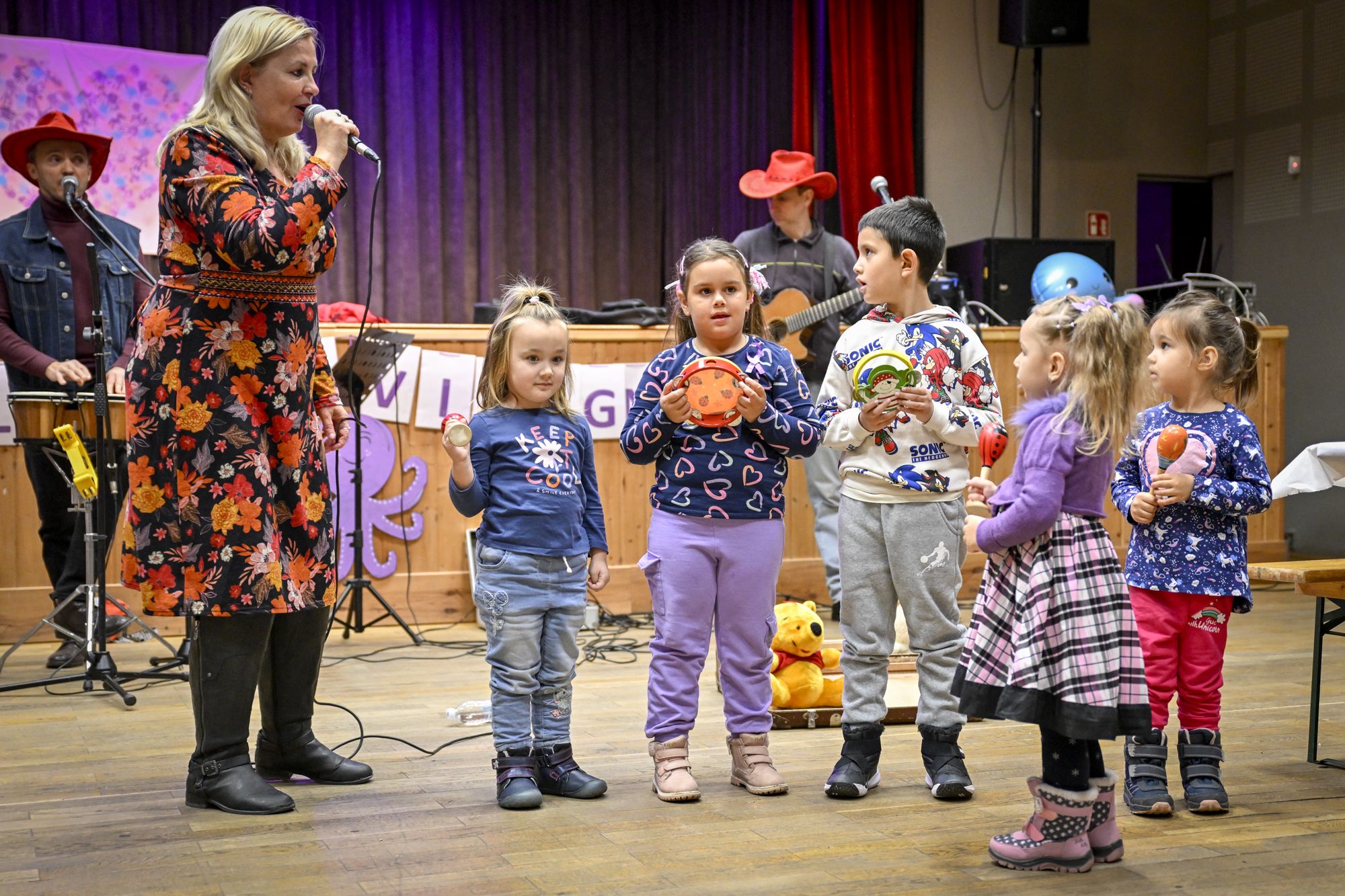 Az életet „üvegfészekben” kezdő polgári kis hősöket ünnepelték 