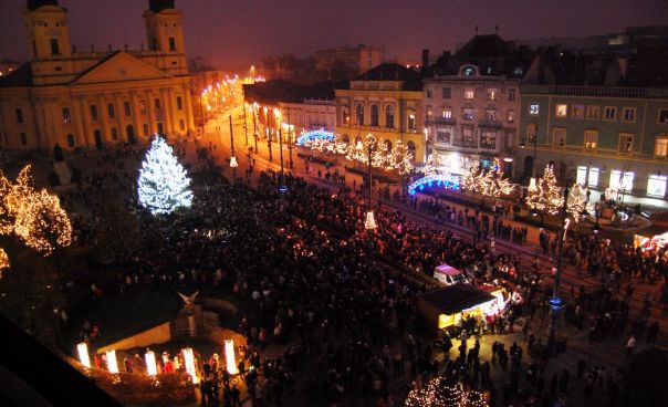 Vasárnap felgyulladnak Debrecen csodás fényei