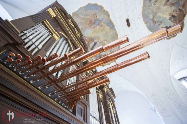 Orgonaszentelés a debreceni Szent Anna-székesegyházban
