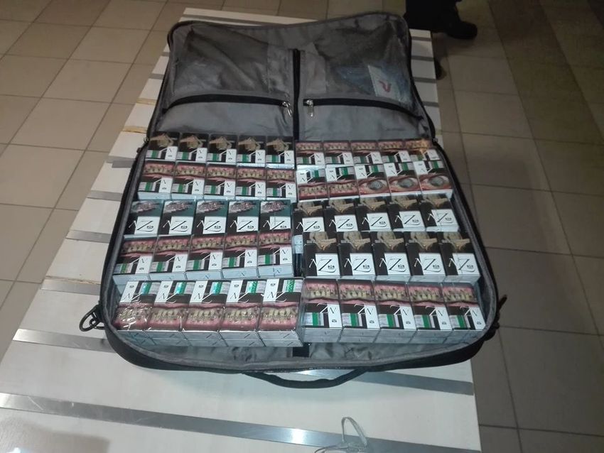 Illegális dolgokra bukkantak a debreceni repülőtéren