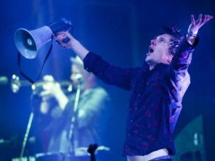 Hol aludhatott Kiss Tibi Debrecenben két koncert között?
