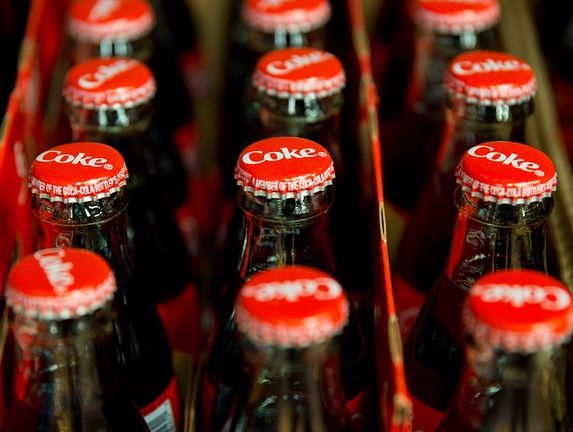 Szigorított a Coca-Cola – minden középiskolást érint