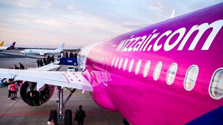Több Debrecen-London járatot is törölt a Wizz Air