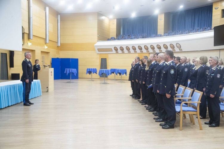 Elismerték a debreceni rendőrnő több évtizedes munkáját