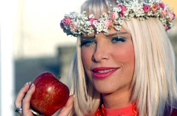 Pornósztárból parlamenti képviselő - hetvenéves Cicciolina