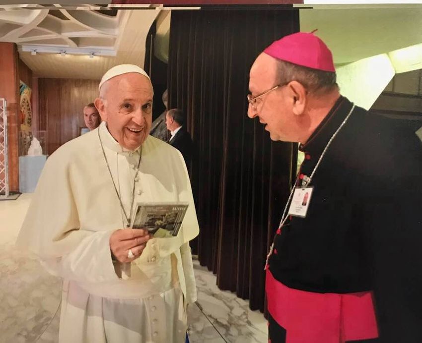 Cd-t vitt a pápának a nyíregyházi püspök