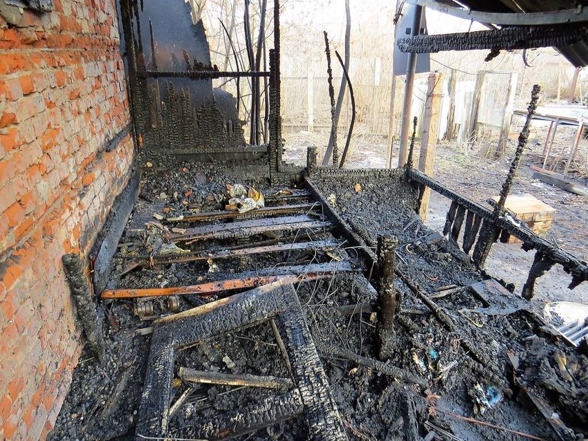 Tüzet akart gyújtani, leégett a háza Debrecenben