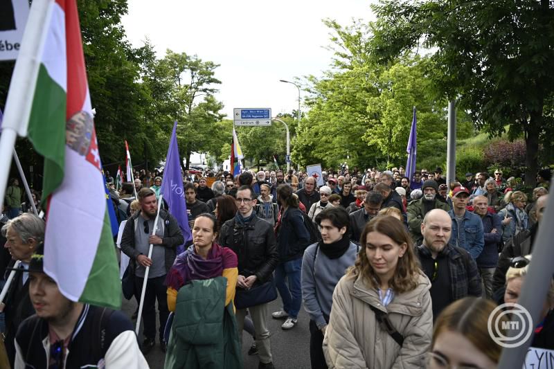 Momentum: „innentől bármelyikünk célpont lehet” Momentum: „innentől bármelyikünk célpont lehet”