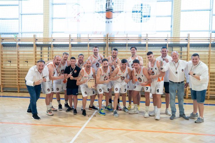 Ezüstérmes a nyíregyházi kosárlabdacsapat