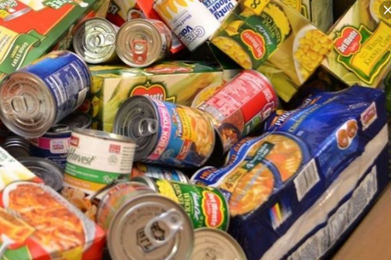 Ötös! Rengeteg élelmiszert gyűjtöttek a miskolci egyetemisták