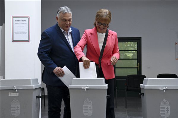 Orbán, Gyurcsány és Magyar is voksolt