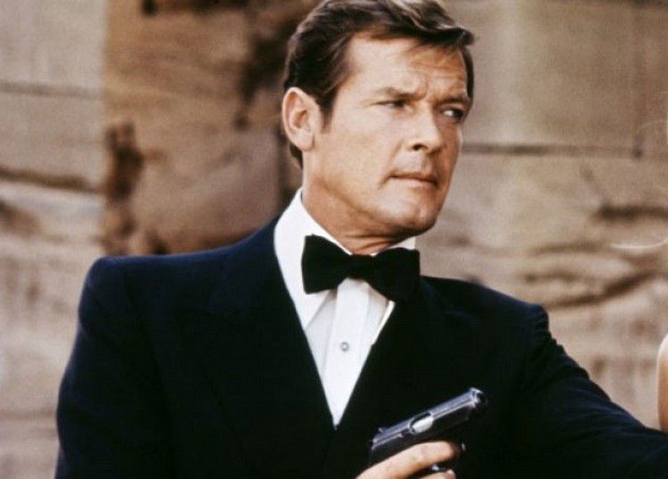 Elhunyt a James Bond-filmek legendája