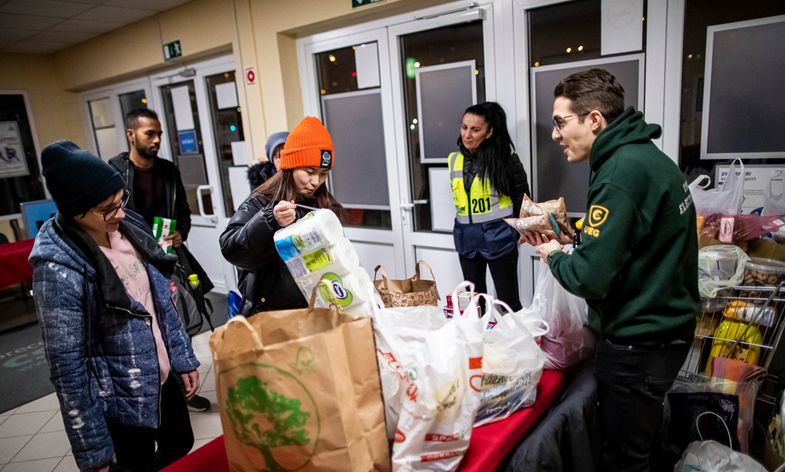 Kisbusznyi adomány gyűlt össze a Debreceni Egyetem korcsolyaestjén