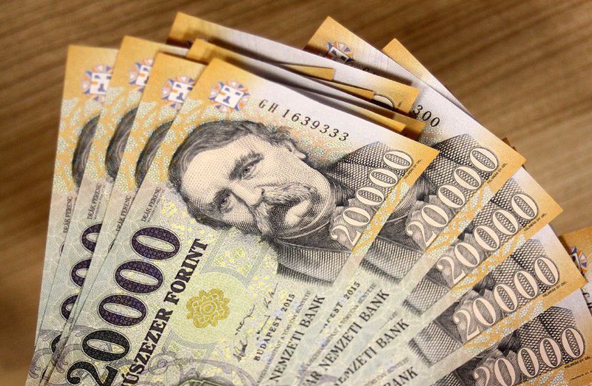 411 ezer forintra emelték az önkormányzati képviselők bérét