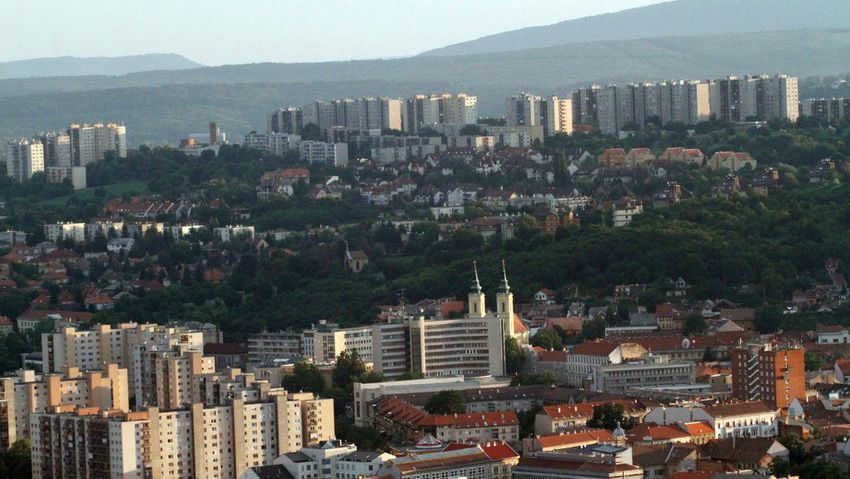 Miskolc 4800 önkormányzati lakásáról döntenek