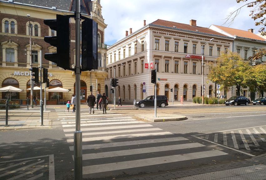 Debrecenben minden zugba lámpát telepítenek?