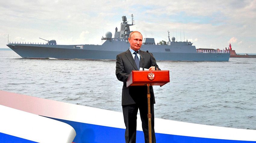 Putyin atomtengeralattjárókat avatott