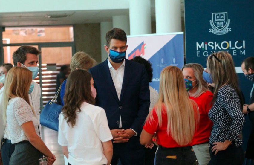 A nyíregyházi egyetemisták is szárnyaik alá veszik a kicsiket
