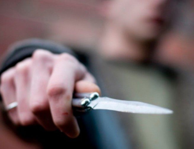 Késsel támadt a berettyóújfalui rendőrökre egy elmebeteg