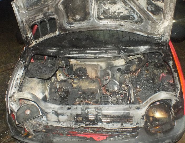 Lángolt az autó az M3-ason