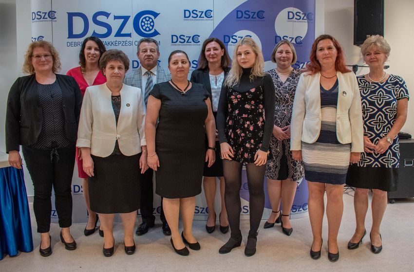 Oktatókat és munkatársakat díjazott a Debreceni Szakképzési Centrum