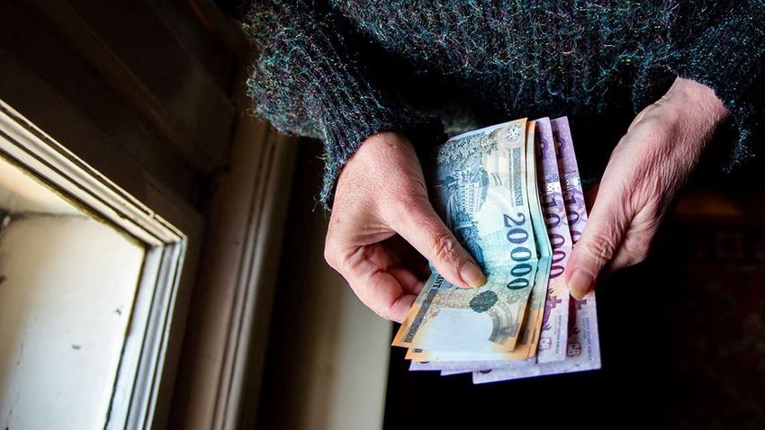 Átlagosan 20 ezer forint nyugdíjprémiumot kapnak az idősek