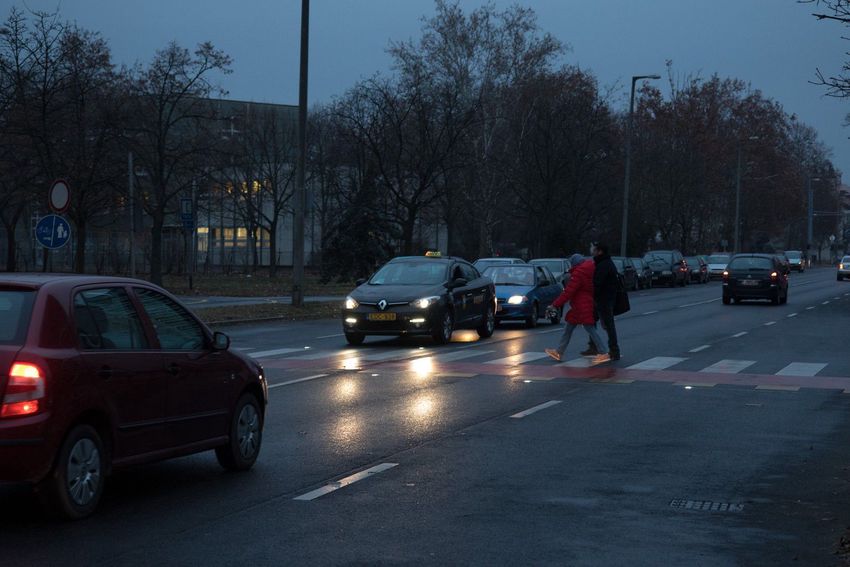 Így válik biztonságosabbá a gyalogosoknak Debrecen